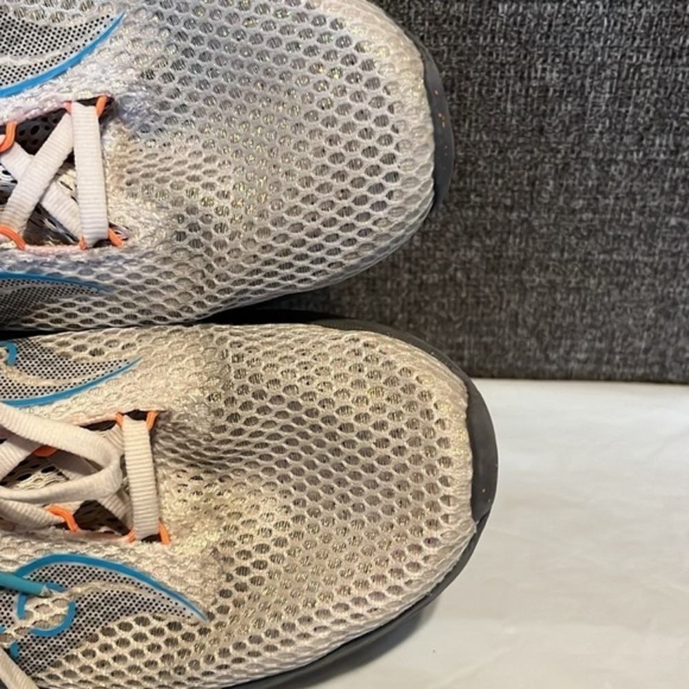 Saucony Kinvara 14 White with Blue and Orange Accents - Picture 5 of 6